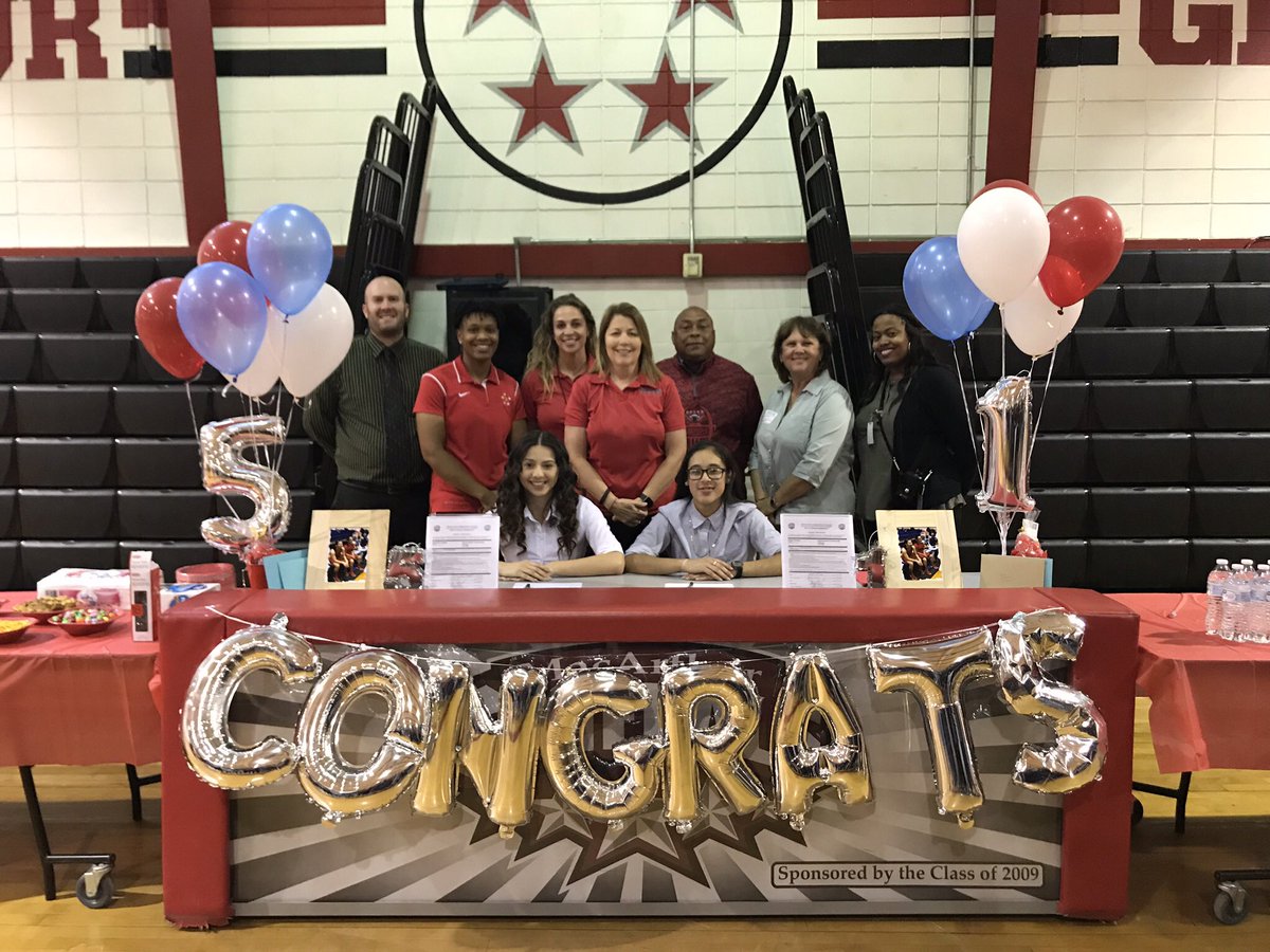 macladygenerals's tweet image. S/o to @gabriella_lee5 &amp;amp; @ptavaressss as they take their talents up to Iowa! 🖊🏀 @swcciowa #Committed