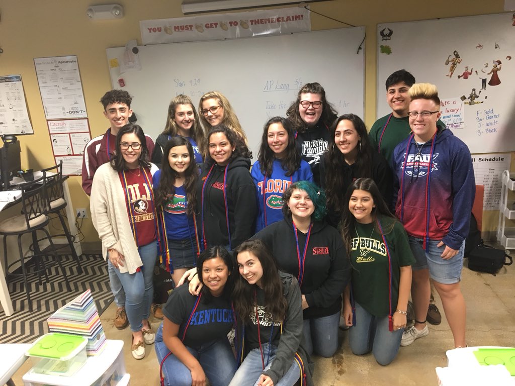 kwalshedu's tweet photo. Going to miss being in the room with @bdchssga next year 😭 and I’m really going to miss these seniors. You guys are truly some of the best people and I can’t wait to see where your lives take you ❤️😭 https://t.co/gmaaX9FvI2