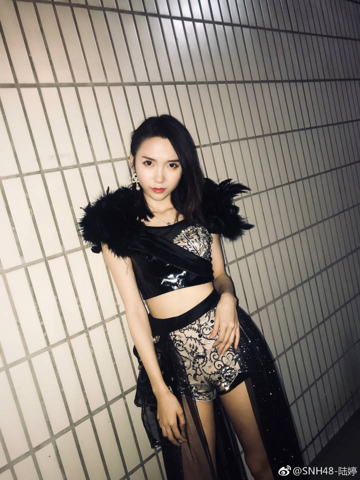 SNH48LuTing's tweet photo. 来到重庆真的超开心，谢谢热情的你们❤️

我要去吃火锅啦……希望下次还能来🙈 https://t.co/iMzaPGNoQN