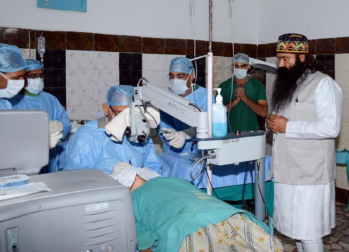 hmaritakat's tweet photo. @derasachasauda organizes blood donation camp, free medical checkup and treatment camp time to time with the inspiration of @Gurmeetramrahim ji.
#WorldRecordInMedicalCamps https://t.co/eRJjiuGNla