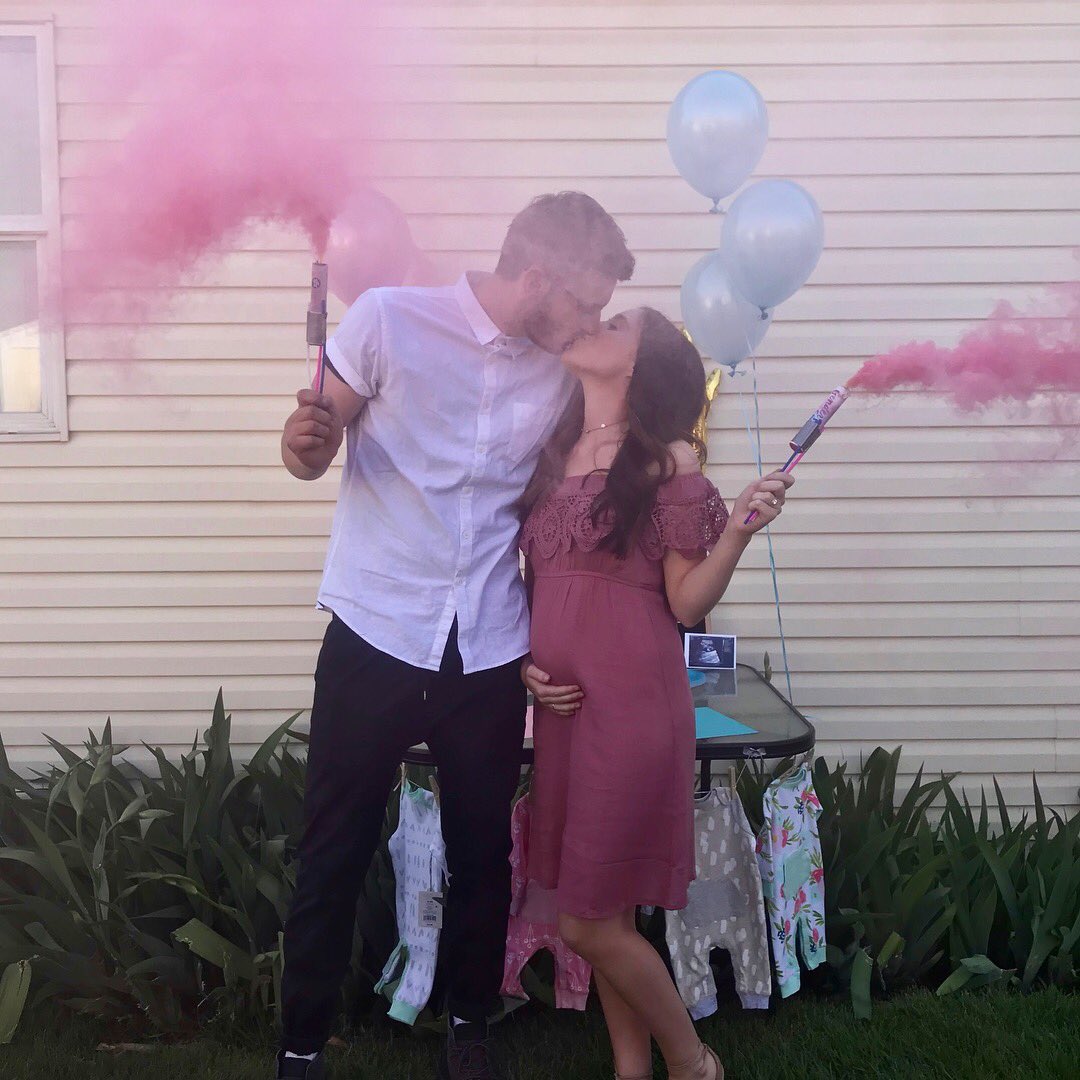 Kayyycccc33's tweet photo. It’s a girl!!!🎀💗💕 https://t.co/y9v31ad23k