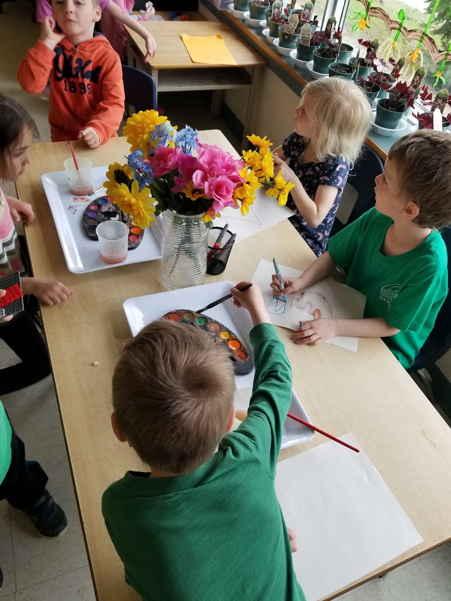 anhk146's tweet image. An activity is set out with a purpose and possibilities. I expected them to  draw and paint pictures of the beautiful flowers. Not one student did that. They created their own pictures and the friends shared great conversations. Not a fail but success!  #artandlanguage