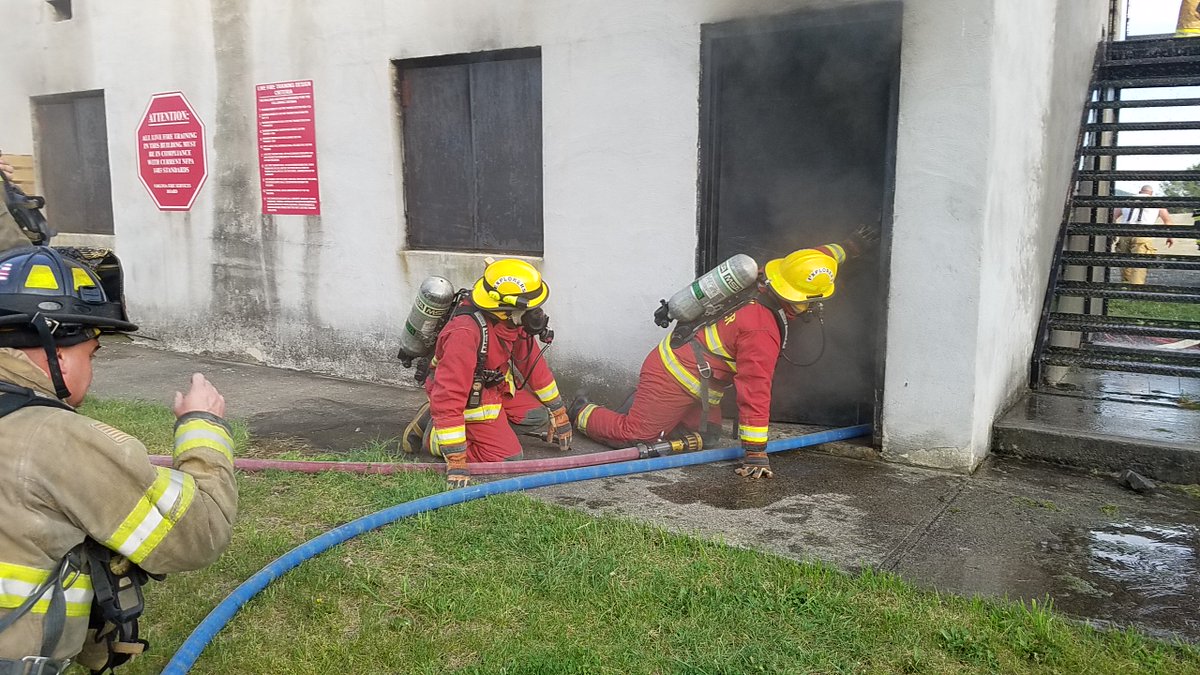 GalaxFireDept's tweet photo. @GalaxFireDept Explorers live burn tonight! The future looks bright! #trainon #proudcapt https://t.co/3GLLXNSPvx