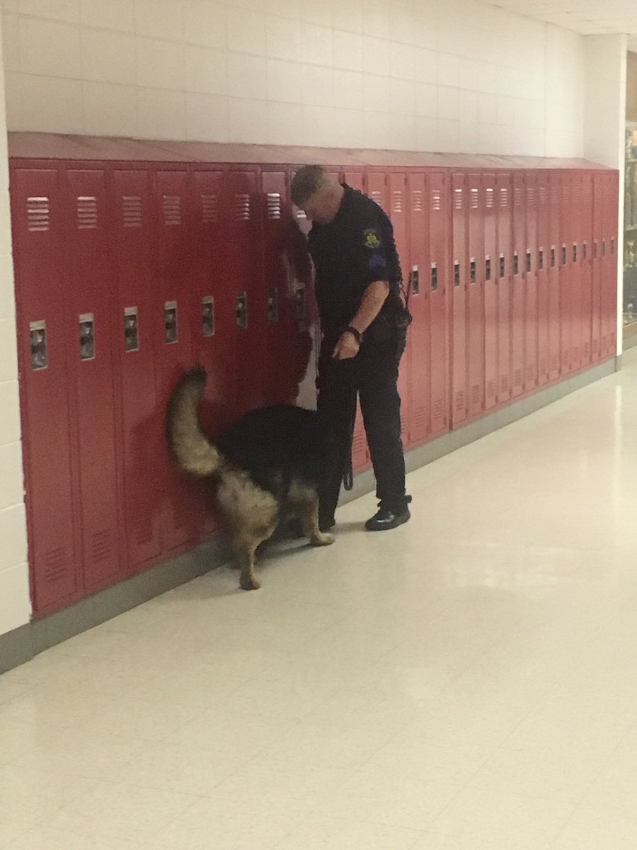 GrishamRHS's tweet photo. Thank you to MSHP K-9 Officer Bruno and Corporal DeClue for visiting RHS today to keep our students safe!! @R31Official  #RHSPride https://t.co/KUDyLJvPHG