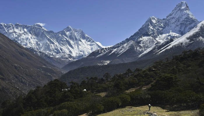 Italian climber dies on Nepal peak dlvr.it/QRhdgn