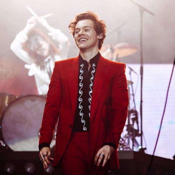 cominguprses's tweet photo. Harry Styles: Live on Tour
Oberhausen, Germany
Custom Givenchy
🍒🌹 https://t.co/nWbkeAOn0d