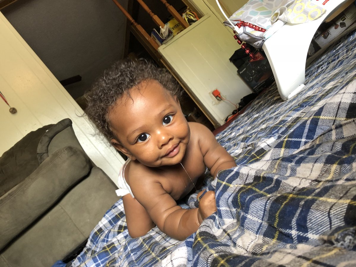 loveeme_4mee's tweet photo. Reece is growing up too fast &amp; crawling #4months #slowdown 💙👣 https://t.co/VCrRuCAcqg
