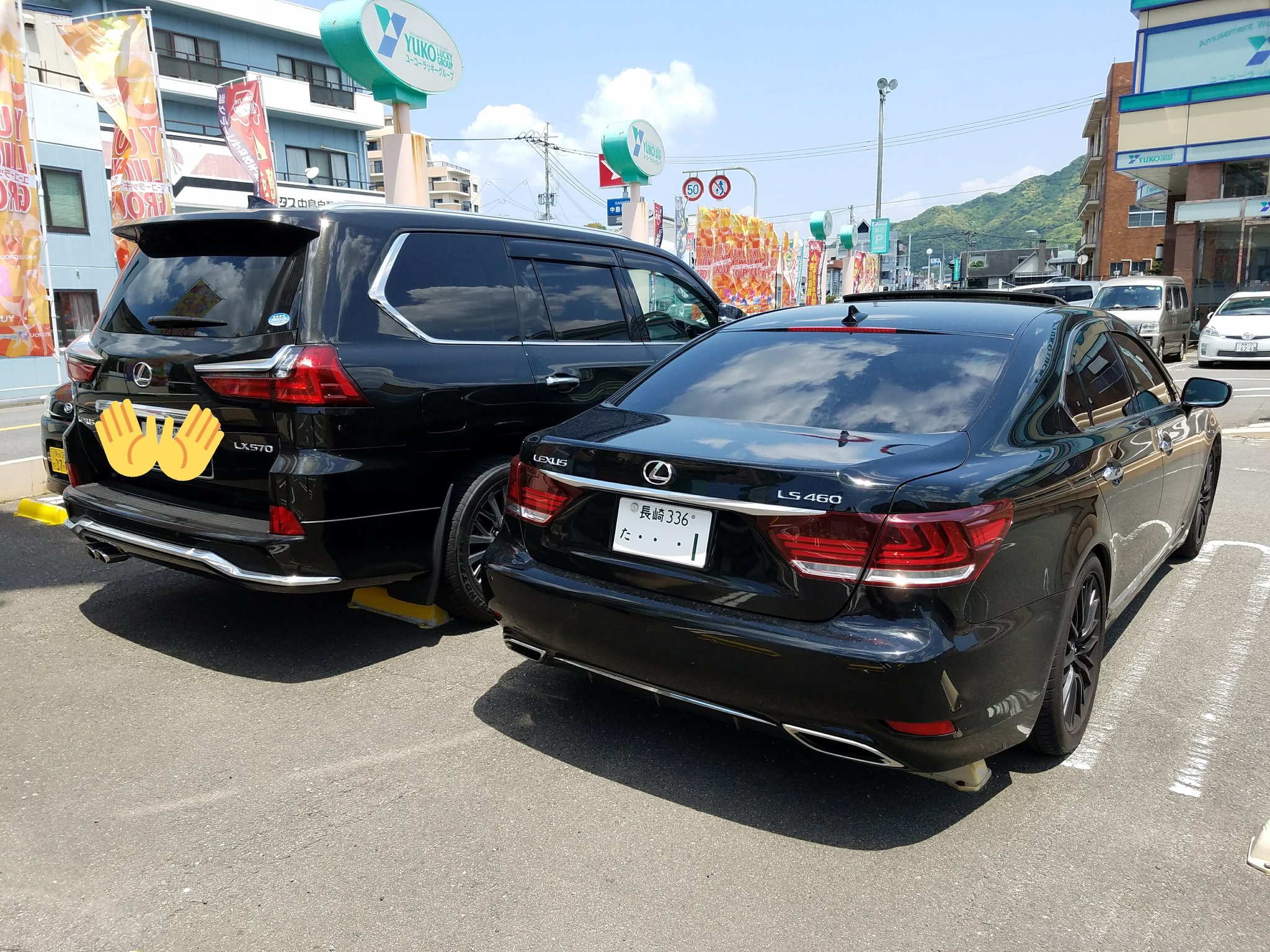 こーき على تويتر ん レクサス 笑 軽トラのレクサスも最近よくみる レクサスのブランド力ってつえーな んでもって光さんのlxと2ショット バーリかっこよすぎる