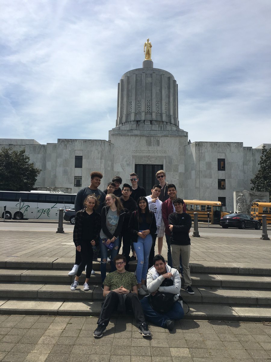 tom_lovell's tweet photo. OCHS AVID11 class visiting the Salem today, with a stop at the State Capitol and inside the state legislature. Great learning experience! #AVID4College  #AVIDOregon https://t.co/wKr8XdvmSa
