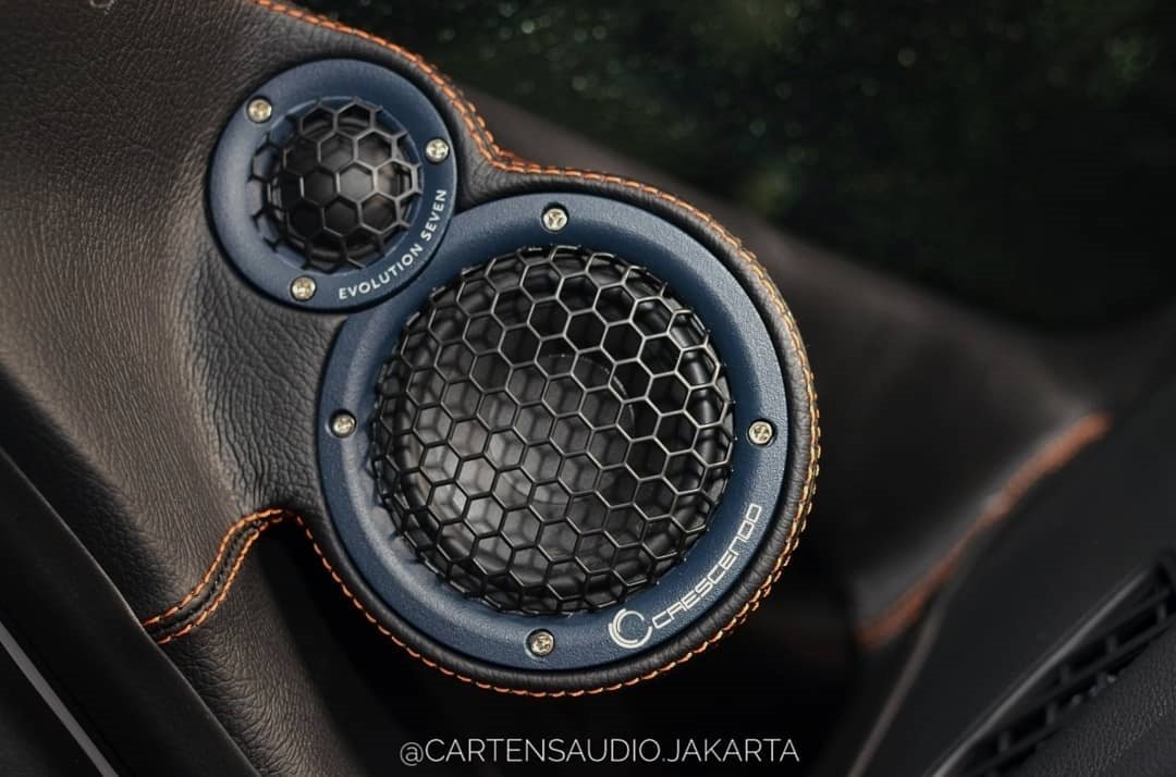 Repost from @cartensaudio.jakarta
HONDA NEW JAZZ with 3ways Speaker Crescendo Evolution 7S 🇮🇩 Brand with elegant customized a pillars and stitched by @cartensaudio.jakarta #audiomobil #audiomobiljakarta #speakermobil #audiomobilberkualitas #audiomobilbranded #IndonesiaTrusted