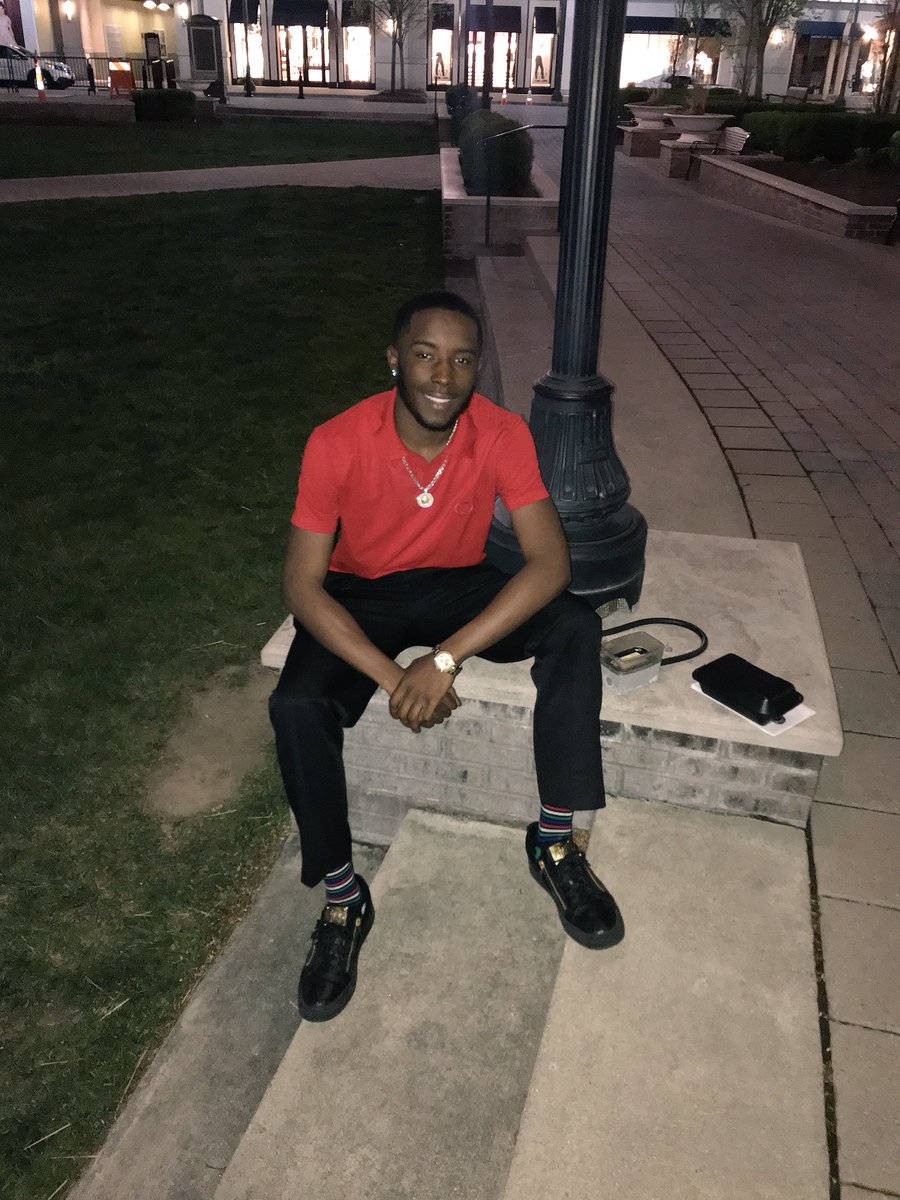 Jay_Pmuzik's tweet photo. 2nd year of college done โ
lookin. forward to the future #centralstate2020 #csuchorus #choirbanquet https://t.co/ibCV6wqBJN