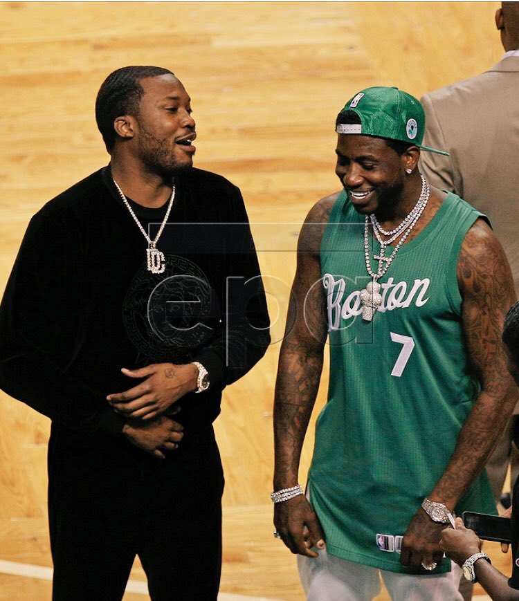 golf24_7's tweet photo. @MeekMill &amp; @gucci1017👀‼️who agrees they need some new 🔥🔥🔥🔥🔥🔥🔥 #Philly vs #Boston #NBAPlayoffs https://t.co/ic92jMWapr