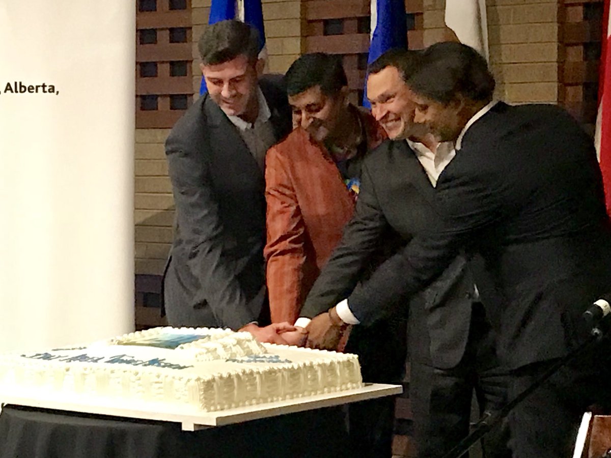 Honourable Deron Bilous Minister of Economic Development and Trade announces support for Alberta companies to grow trade with California with a representative in San Francisco👍