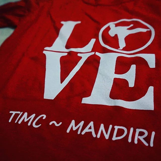 createes101's tweet image. L.O.V.E
TIMC MANDIRI
.
.
#kaostaekwondo #kaostaekwondoanak #taekwondo #timcmandiri #sablonkaos #sablonsemarang #konveksi #konveksikaos #konveksisemarang #vendorkaos #vendorsemarang #kaos #kaosgildan #kaossemarang #kaosgondes #kaoscouple #kaossablon  #kao… ift.tt/2rjKoLw