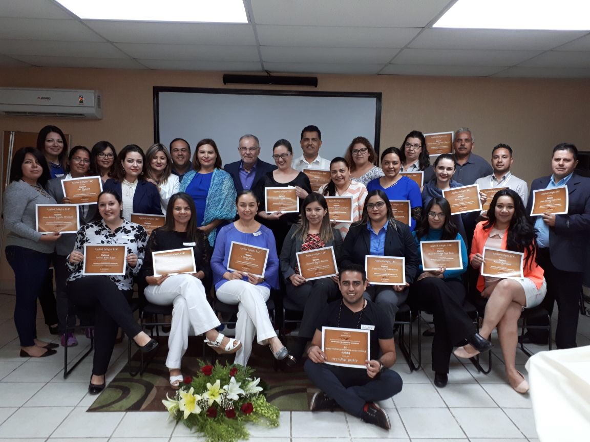 ARINAC_Nog's tweet photo. Concluimos satisfactoriamente nuestro Diplomado en PNL “Neurociencia de la Contratación”. Gracias y éxito a todos los participantes. https://t.co/1eDfPrjsFk