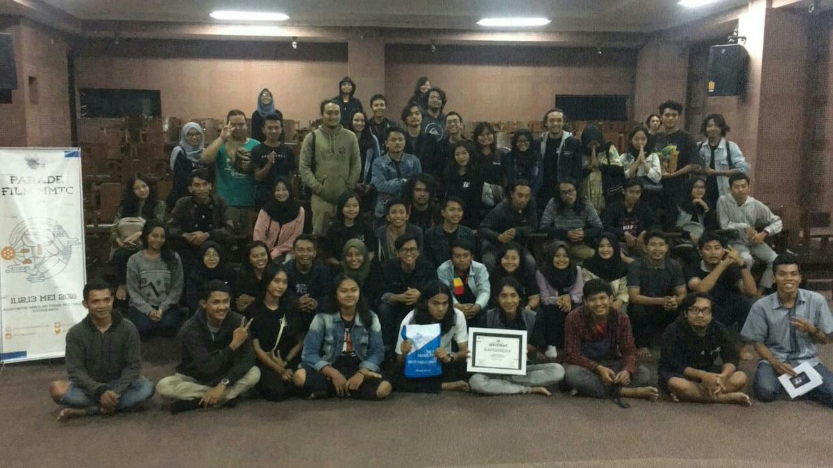 Tadi malam sudah dilakukan pemutaran film bekerja sama dengan <a href="/ForumFilmMMTC/">Forum Film MMTC</a> 😀

Semoga sukses selalu!