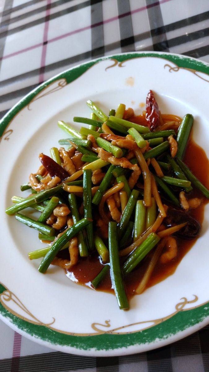 Team_MoJamOjA's tweet photo. #ランチ『#麗都』さんへ😋
いつもの定番のコレ！
四川飯とニンニク芽の茎炒め！
明日頑張らなきゃなので(*ゝω・*)ノ
SPIKE HONEYフライヤー有難う御座います(*⌒▽⌒*)
１戦目は明日5/5Club #CITTA’ #ATITC(*^ー゜)
皆さん暴れに来て下さい(*ゝω・*)ノ
#SPIKEHONEY #TOKYOYANKEES #こどもの日 https://t.co/3ijEbEm91L