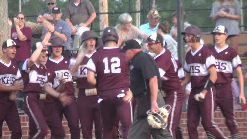 WCBINEWS's tweet photo. Kosciusko Hangs On To Win Over Amory In Extras #WCBI //

https://t.co/rbVuFOvXuI https://t.co/IqBOXyNPpa