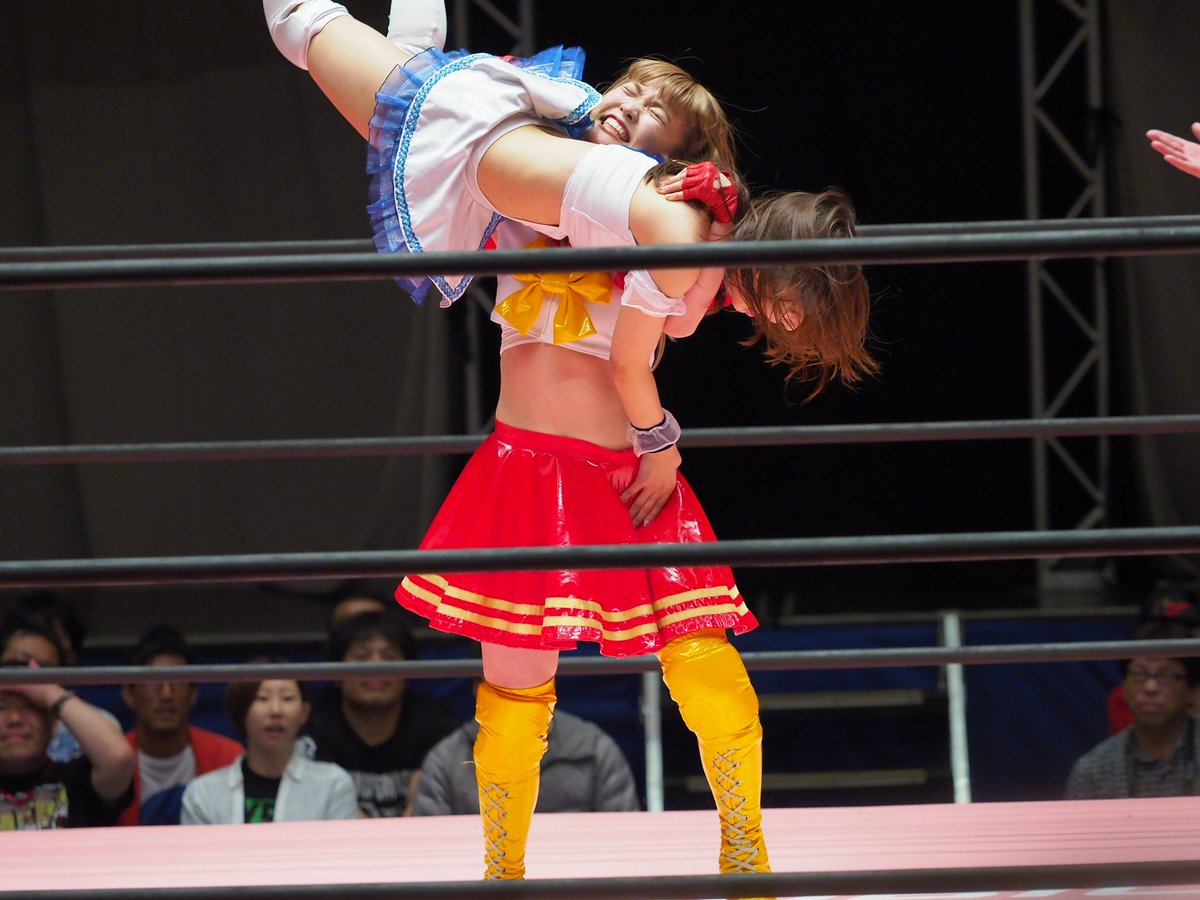 O Xrhsths カレーマン Sto Twitter Tjpw 5 3 後楽園 瑞希のエールに自信を取り戻す伊藤麻希 里歩にボディスラム まるで 大家健vs獣神サンダーライガー戦のようだ
