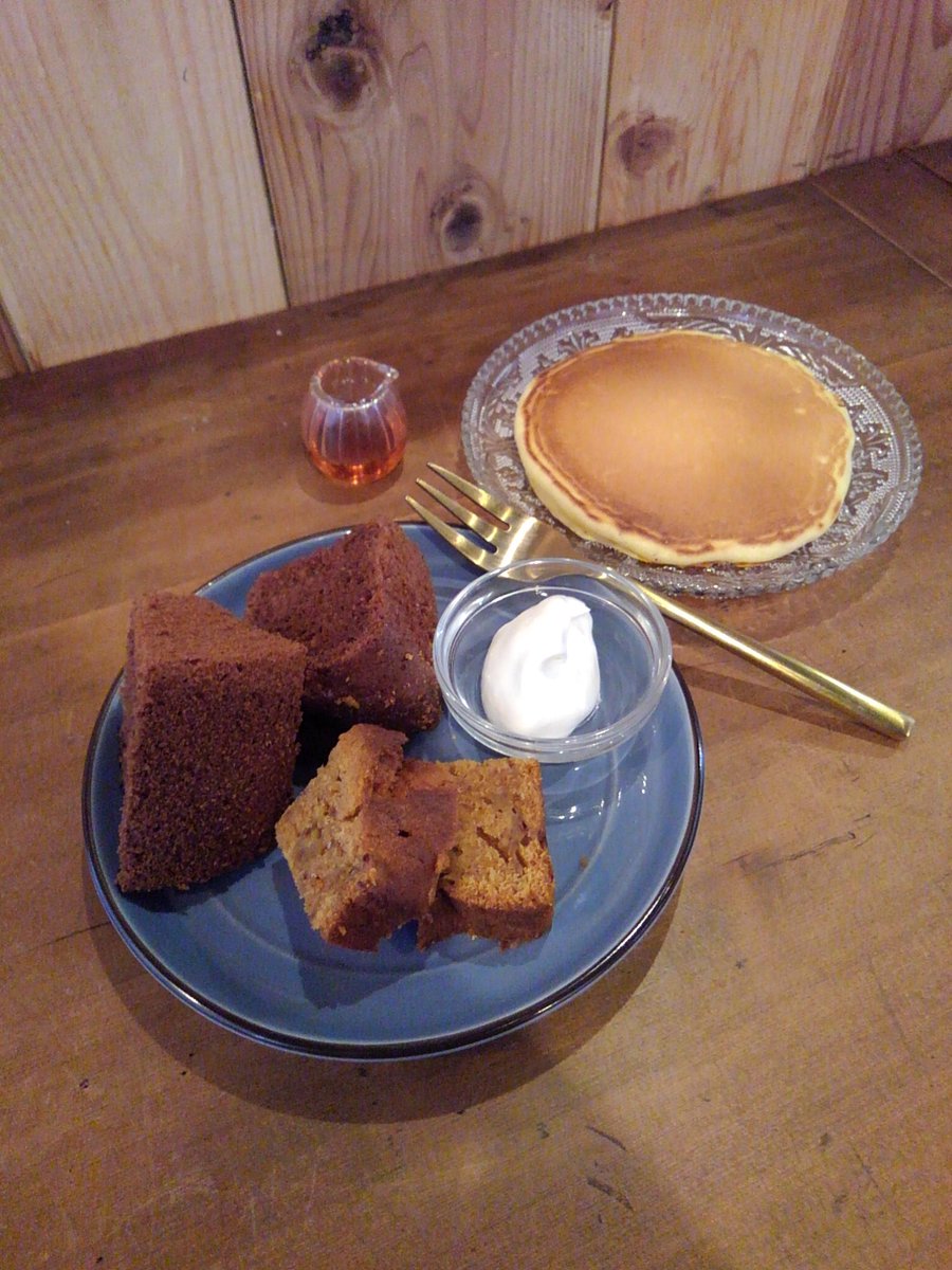 AQIRA416's tweet photo. ココアシフォンとバナナのパウンドケーキとパンケーキ #yoffe #bluffterrace #フリーパクパクday バナナのパウンドケーキ、めっちゃうまし!! https://t.co/120dWzu4nl