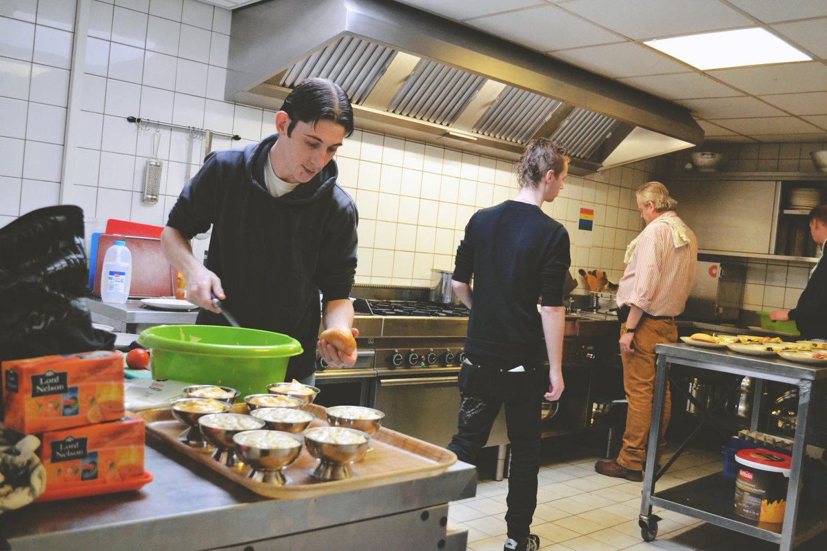 Kom jij wel eens op onze kennisbank collectief sociaal ondernemen? Er komt veel kijken bij collectief ondernemen in bijvoorbeeld een #BewonersBedrijf. Wij verzamelden veel praktische kennis en delen dit graag.
lsabewoners.nl/ondernemen/ken… #samenslim