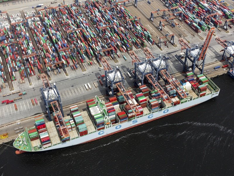 th_smart_city's tweet photo. The Port of Rotterdam plans to overhaul its #network operations with #IoT sensors. This move will help the prt manage &amp; monitor traffic &amp; cargo faster than ever before. https://t.co/F8qwtCjehT https://t.co/CLjsDVZVej