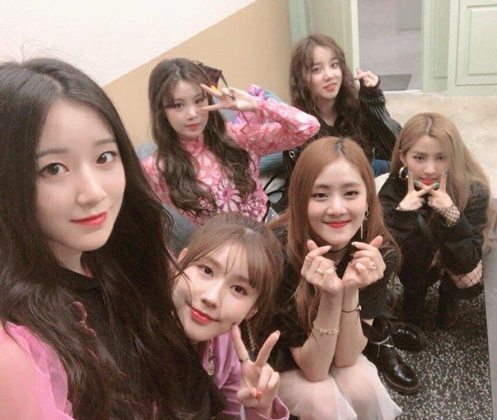 yuqipictures's tweet photo. cr; dingo music
˗ˏˋ 180504 ˎˊ˗
#우기 | #여자아이들 ✩ˊ˗ https://t.co/AeI40xjquy