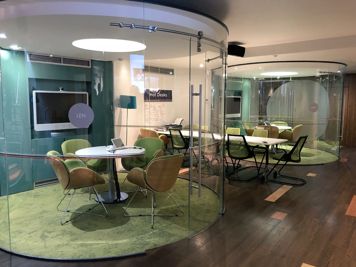 digital3ai_info's tweet photo. Giornata @smaunotes dedicata al tour degli incubatori londinesi! 🇬🇧 
Thanks to @IDEALondon for hosting us! 🙂 https://t.co/HoHSK8Hn4r