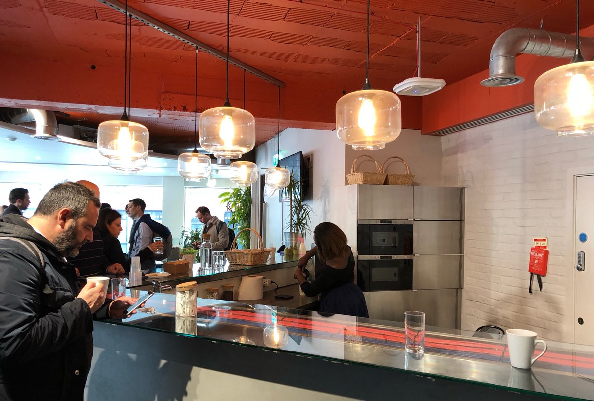 digital3ai_info's tweet photo. Giornata @smaunotes dedicata al tour degli incubatori londinesi! 🇬🇧 
Thanks to @IDEALondon for hosting us! 🙂 https://t.co/HoHSK8Hn4r