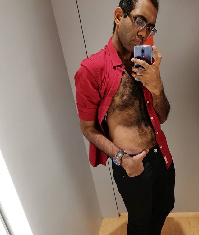 silamsiva's tweet photo. I tried hard to hide the price tag.
 #butiboughtthis #bodyhairoverabsanyday #whenvanitystrikes #gettingmorevaineveryday https://t.co/n8aJ1nQ7vk https://t.co/Zf1jWOp5nx