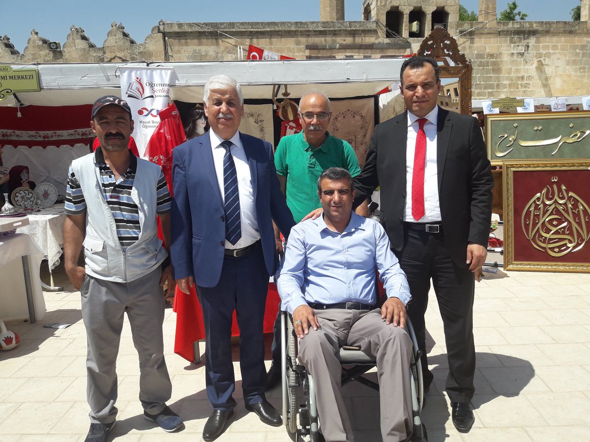 Karaköprü HEM olarak Balikligoldeki sergimiz bugün baslamistir. Tüm halkımız davetlidir
 <a href="/serafettinturan/">Şerafettin TURAN</a> <a href="/ErdalSekeroglu/">Erdal Şekeroğlu</a> <a href="/Abdullah_Erin47/">Abdullah ERİN</a> @suluyerziya