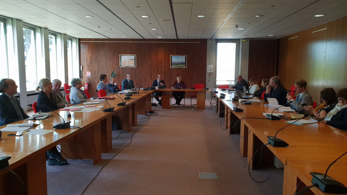 Prefet77's tweet photo. Échanges sur les sujets d'actu lors du Collège mensuel des chefs de service présidé par Béatrice Abollivier @Prefet77 avec le corps préfectoral et les services de l'État en #SeineEtMarne #DDT77 #DDCS77 #DDPP77 #DRIEE77 #DIRECCTE77 #IEA77 #DDFIP77 @poleemploi_IDF @ARS_IDF https://t.co/2DrzrR2Jyb