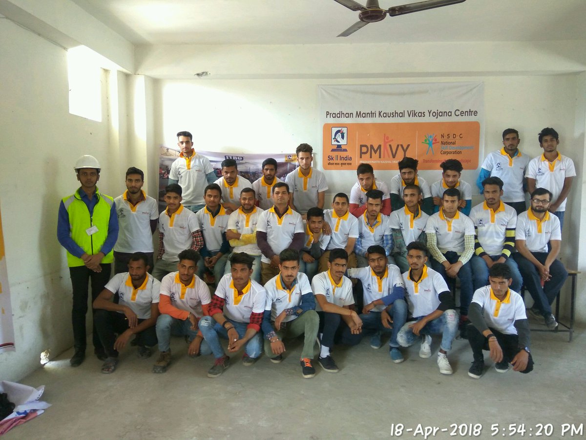 ITRCJK's tweet photo. Assessment of Asst Electrician batch at @ItrcUdhampur J&amp;K @csdci_anand @ConstructionSSC @NSDCINDIA @MSDESkillIndia @DrJitendraSingh @PMOIndia @AnantkumarH @dpradhanbjp @singharun533 https://t.co/VA31eDi55R
