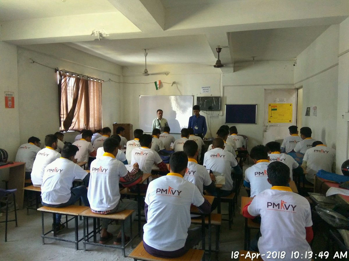 ITRCJK's tweet photo. Assessment of Asst Electrician batch at @ItrcUdhampur J&amp;K @csdci_anand @ConstructionSSC @NSDCINDIA @MSDESkillIndia @DrJitendraSingh @PMOIndia @AnantkumarH @dpradhanbjp @singharun533 https://t.co/VA31eDi55R