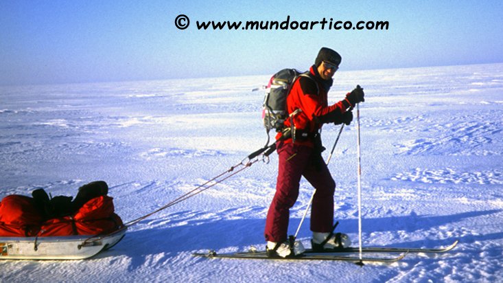 ⛷Ruta con esquís en el mar helado de la remota costa oriental groenlandesa🏔
🌎Con un poco de suerte podremos ver focas, osos polares o liebres árticas, entre otros habitantes del territorio ártico. ❄Puedes ver más viajes en: wwww.mundoartico.com❄️