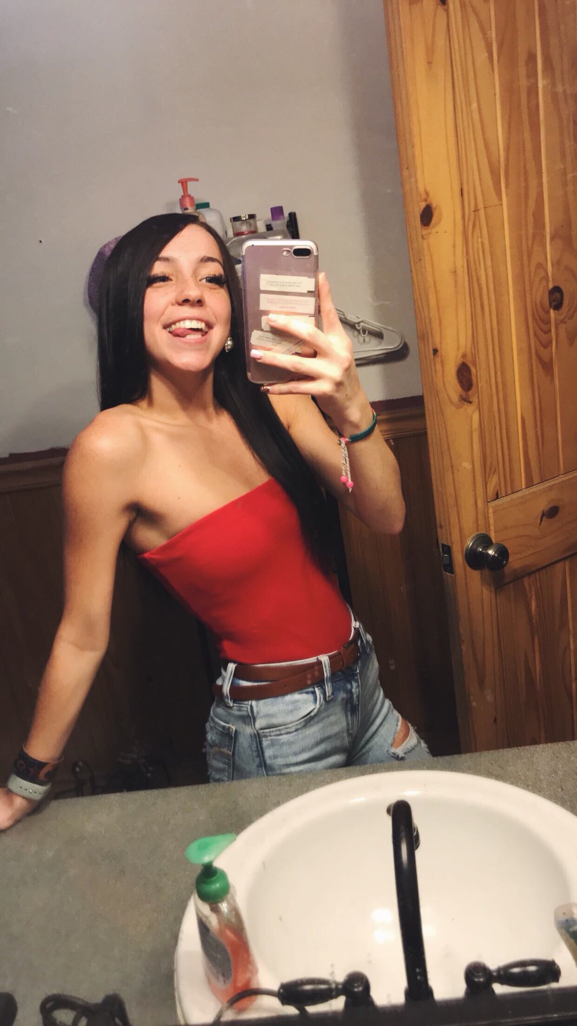 Alyssa Davis on X: late night selfie ‼️ t.coR9etV0svc0  X