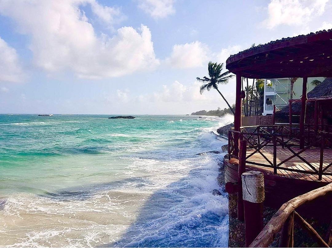 oceansports1's tweet photo. High tide 💦

📸@zaz_watts on Instagram
#VisitWatamu #Watamu #Kenya #KenyaCoast #MagicalKenya #TembeaKenya https://t.co/JBFJYYcjCB
