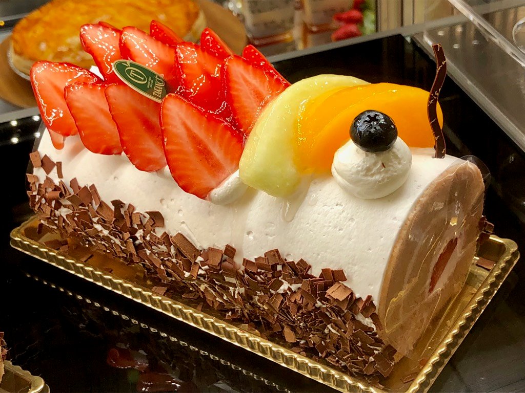 تويتر 小田急百貨店 町田店 公式 على تويتر 明日は こどもの日 地下1階 新宿高野 でユニークなケーキを見つけました イチゴ風味のスポンジでイチゴを巻き こいのぼり に見立ててフルーツをデコレートした 鯉のぼりロール 2 592円 税込 フルーツ専門店の تويتر 小田急百貨店 町田店 公式 على تويتر 明日は こどもの日 地下1階 新宿高野 でユニークなケーキを見つけました イチゴ風味のスポンジでイチゴを巻き こいのぼり に見立ててフルーツをデコレートした 鯉のぼりロール 2 592円 税込 フルーツ専門店の