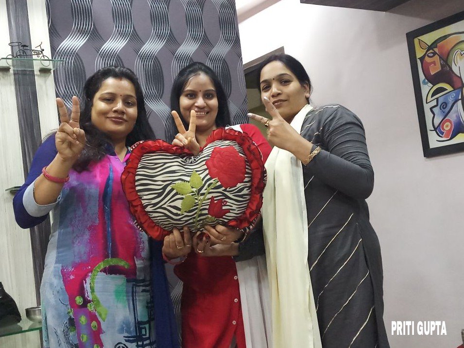 <a href="/JindalPanther/">Jindal Panther</a> Dahadta sher , kar de sabko dher
#RoarWithPanther 
❤💙💚💛💜
 <a href="/desichipakli/">Priyanka Agrawal 💦 प्रियंका अग्रवाल</a> <a href="/Bruntha_Ramani/">Bruntha Ramani</a> <a href="/pinakiranjan21/">Utsub Birthday gift & return gift</a> 
We love Dhoni ...