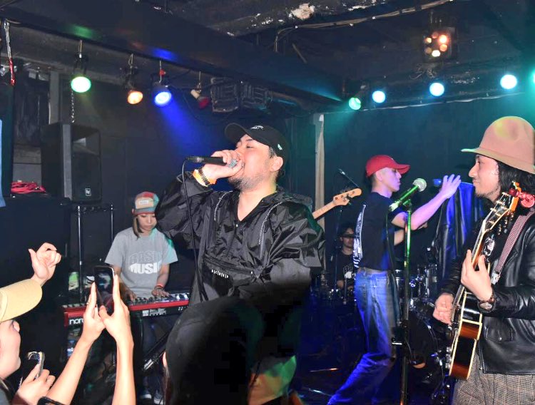 syungaa's tweet image. #ISSEI  with #THEBASICBAND
event: #BASILIVETOUR2018
@ #Kiethflack FUKUOKA
#韻シスト #hiphop #street #rapper
#voicepercussion 
#親不孝通り
#LIVEDinfo

movie

instagram.com/p/BiV__kPBBwr/