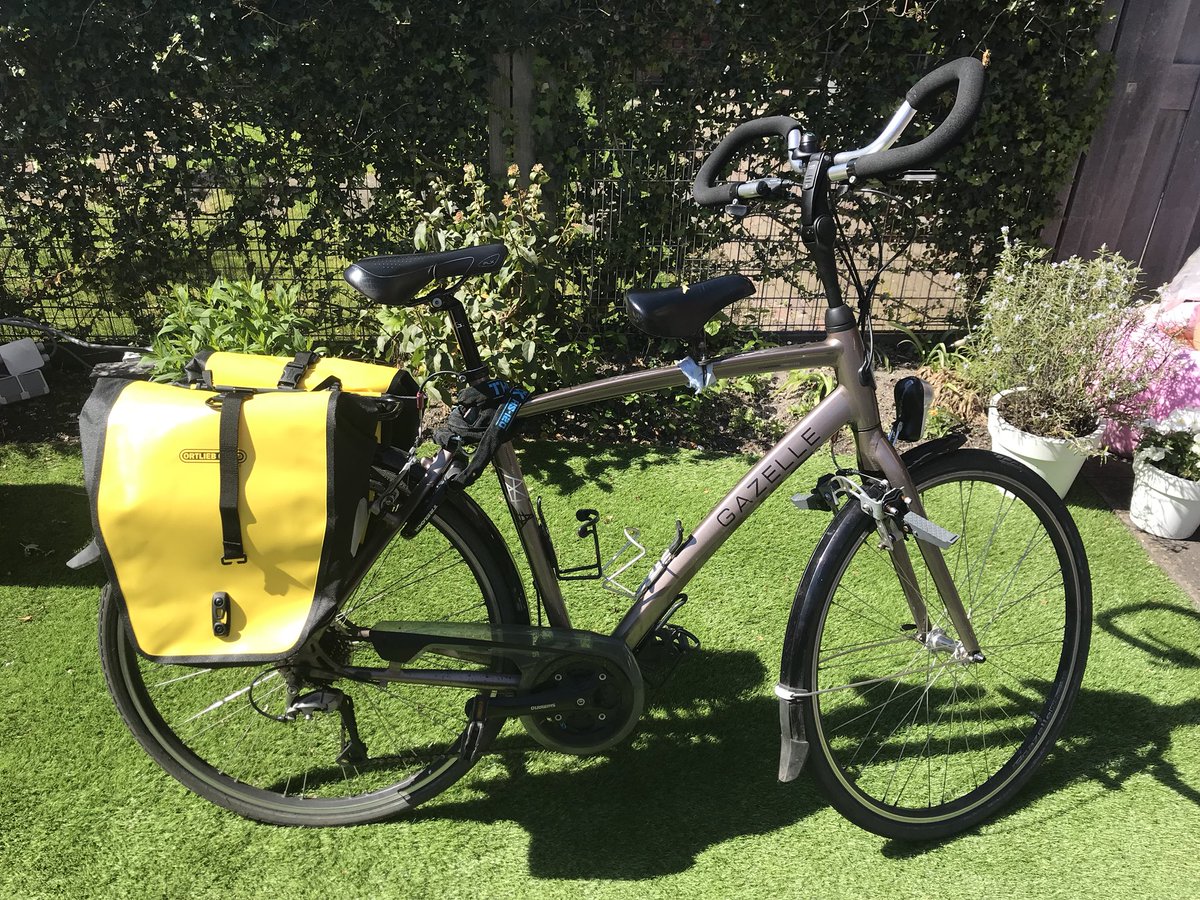 wouterduijndam's tweet photo. #gazelle #fiets prepareren voor de trip van volgend jaar #denhaag - #barcelona. https://t.co/uoIS9bjak3