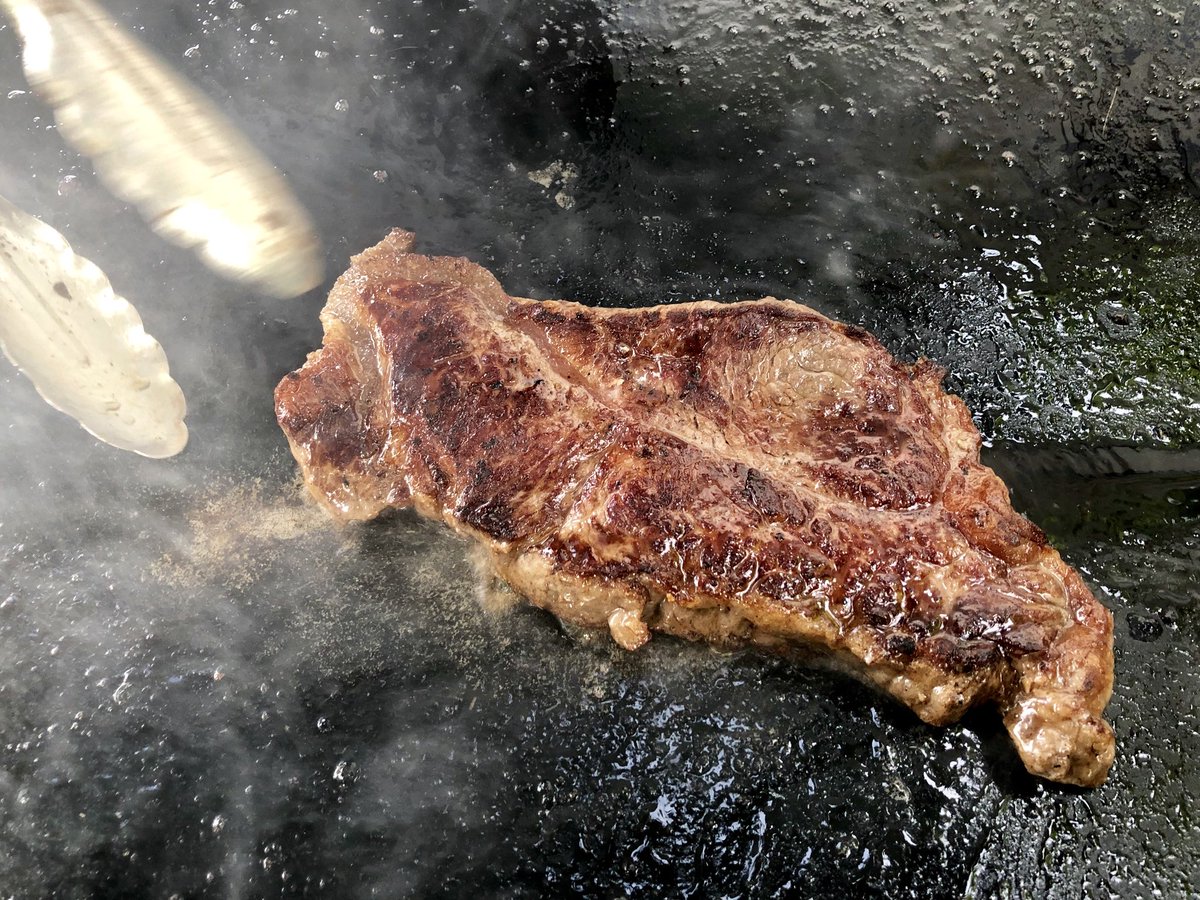 endofthebitumen's tweet photo. There are #BBQs &amp; there are #wagyuBBQs #mouthwatering #tender #juicy #flavoursome.I was reunited with the entries I helped judge in @AustWagyuAssoc #2018BrandedBeefAwards  #tasteseverybitasgoodasitlooks #WagyuEdge #TheMarbledMeat @CupSailor #Mort&amp;Co #StockyardBeef @meatlivestock https://t.co/AWjDRvTek2