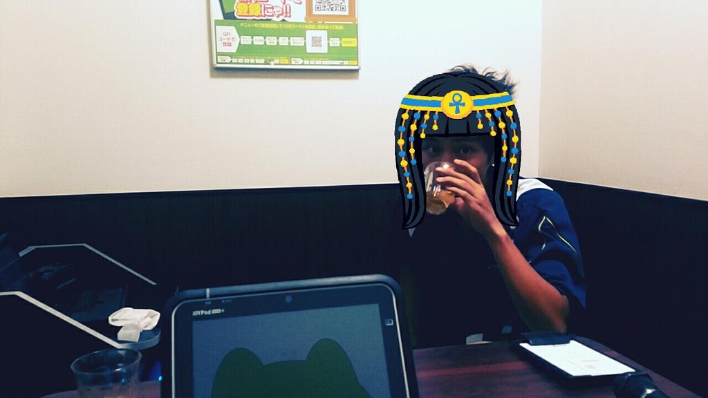 hashirebicycle's tweet photo. 久しぶりの星出と
久しぶりのカラオケやんす
（髪型は隠しておきます） https://t.co/QibBXqyTzI