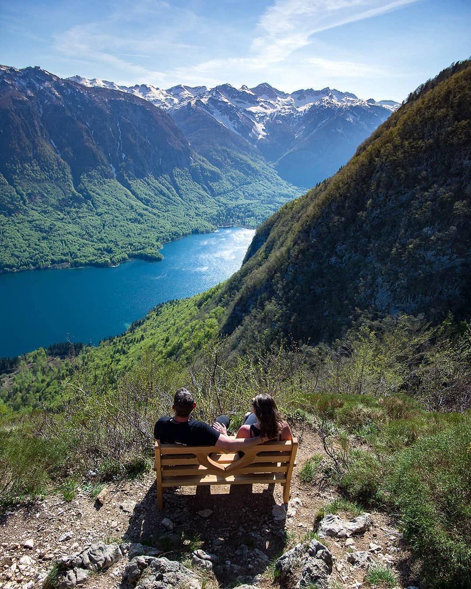 A bench of LOVE 💚with a view of the beautiful Bohinj Lake <a href="/lakebohinj/">Bohinj</a>
#ifeelsLOVEnia 
📷 Gregor Škoberne via Instagram