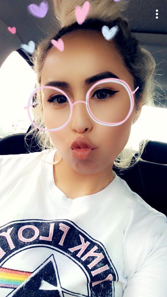 jackstonebunny's tweet photo. Tbh I want plastic surgery. I want to be hot af and I don’t see a problem with that. Too bad 🙄 it’s so expensive https://t.co/zD2C2ljSJF
