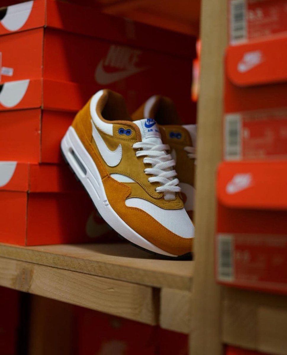 86soles's tweet photo. Neeeeeeeed @nike Airmax 87 Curry #nike #airmax87 #am87 #airmaxalways https://t.co/PYLI6W2eto
