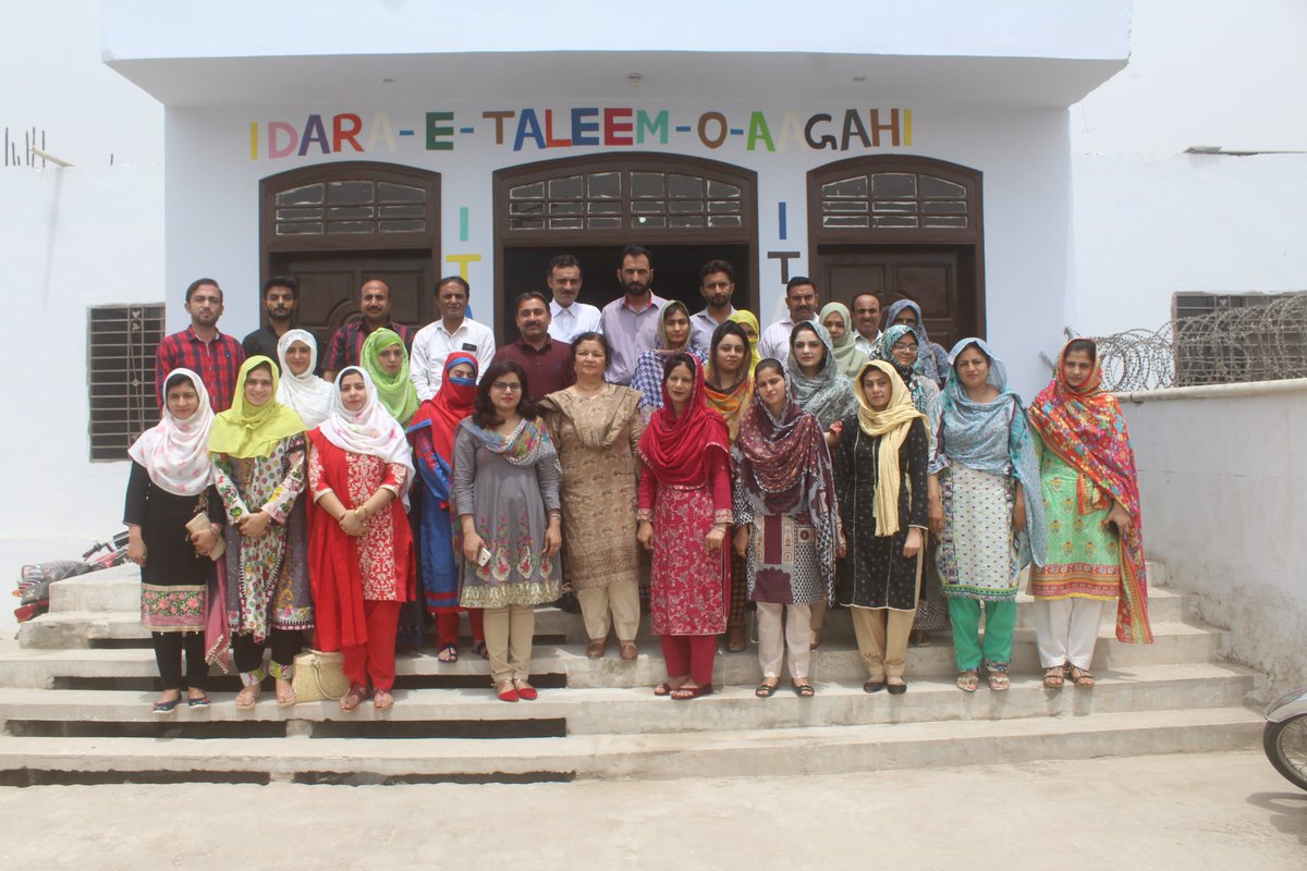 SiyaniSahelian's tweet image. Meet the team that has worked so diligently over the week to understand core issues being faced by girls &amp;amp; how to help girls unlock their potential. Next week they will learn #AcceleratedLearning practices, especially imparting #FunctionalLiteracy for the most-marginalized girls.