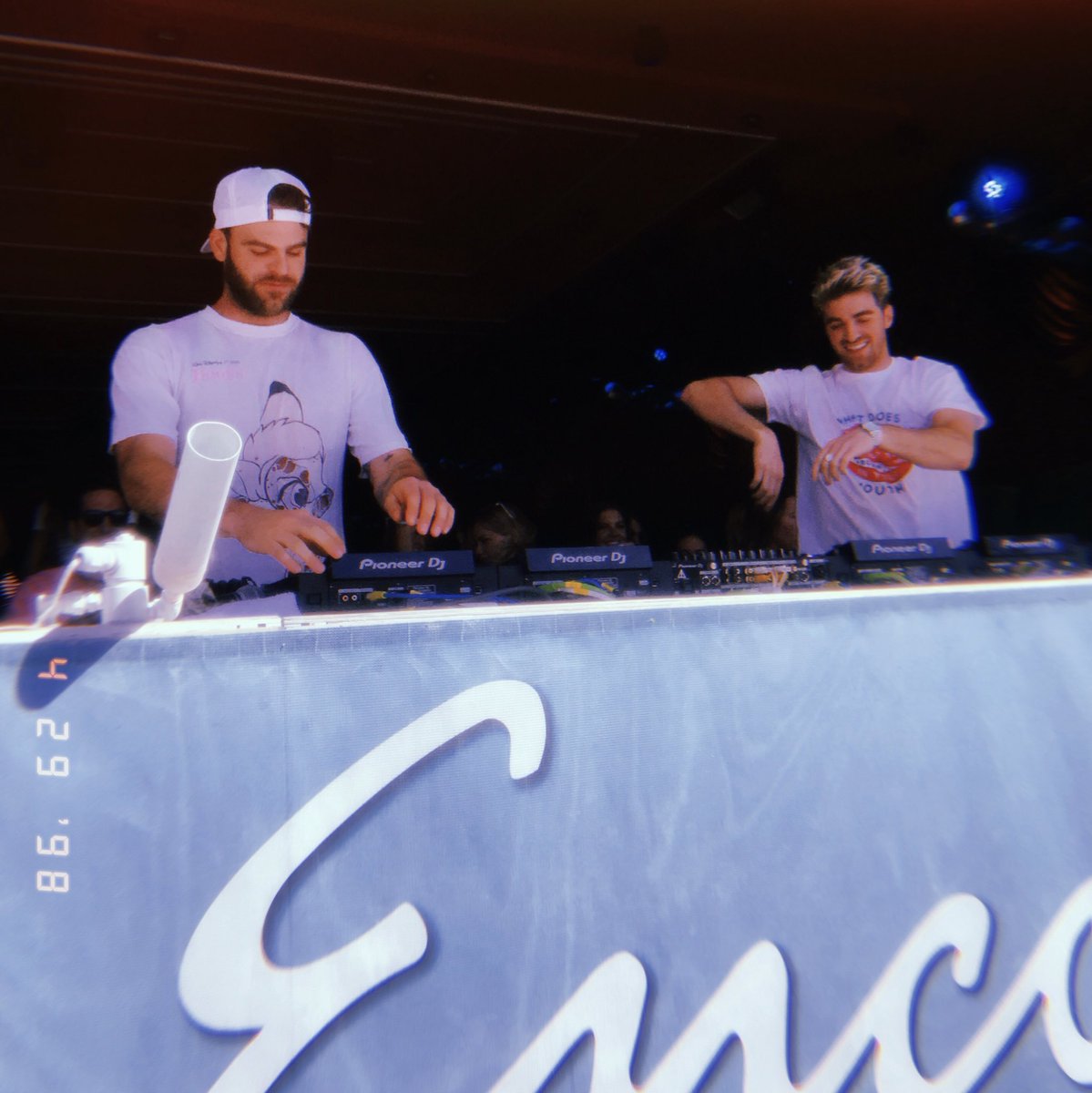cs143_xo's tweet photo. 3ヶ月ぶりに会えた💕💕💕@TheChainsmokers https://t.co/JgfobTcikW