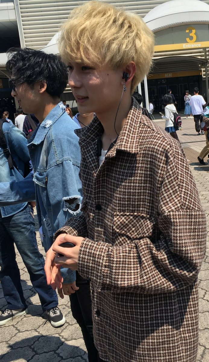 信州大学アイドル研究会 V Twitter それではミニラに引き続き 全国握手会千秋楽in大阪 まずは ひらがなけやき巡りです きょんことバビ語で話したり 舞台の感想言ってきたり 大好きって言ってもらったりしてきました 笑 またまた ワンショットさんの4人と もえ