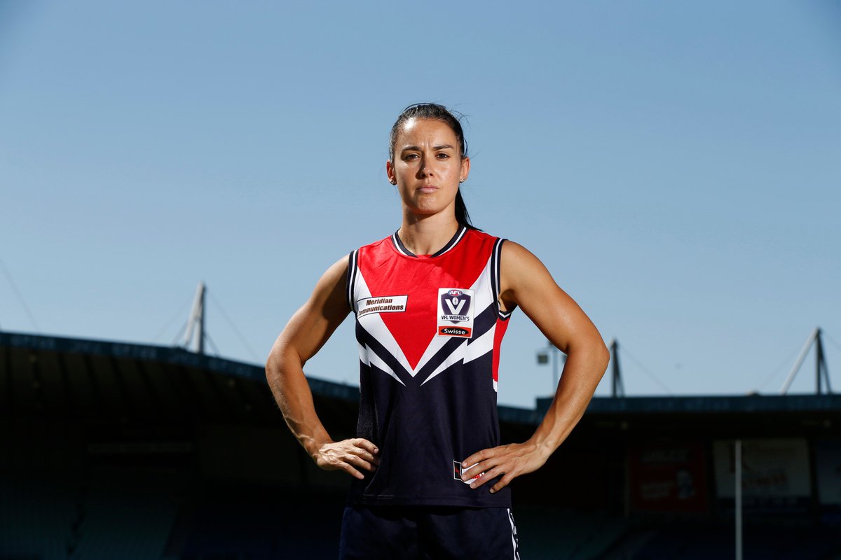 VFL's tweet photo. #SwisseVFLW preview: The reigning premiers @DarebinFalcons are ready for the challenge of 2018. We chat with premiership coach Jane Lange.

https://t.co/wQeLhB6p8x

The Falcons host @NTThunderFC on Saturday in Round 1 at Preston City Oval.

#GetInvolved https://t.co/Mde9LXJVC0